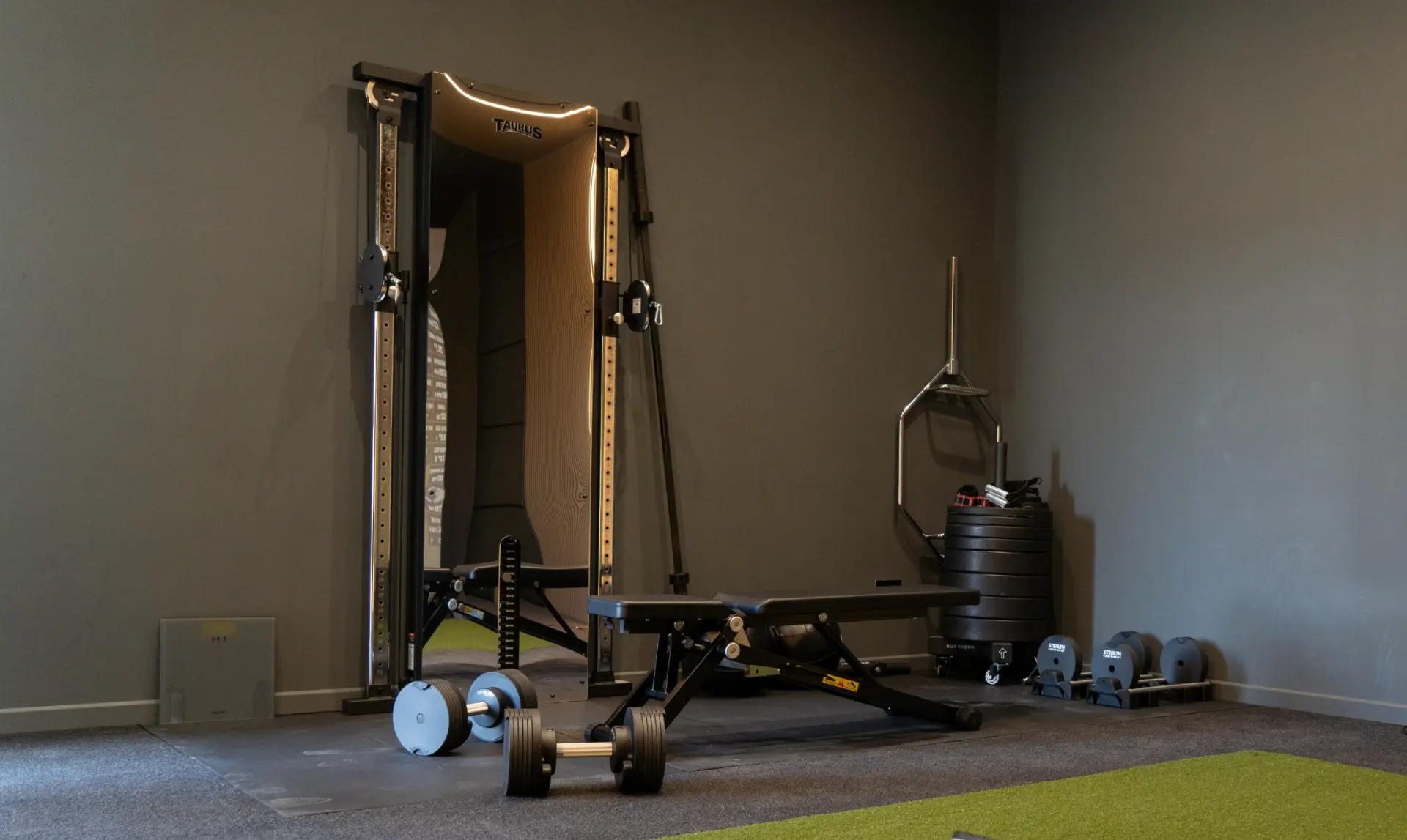 Strength and conditioning equipment in the COTT Coaching studio